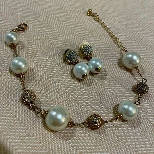 Pearl and gold with diamond bracelet and earrings.